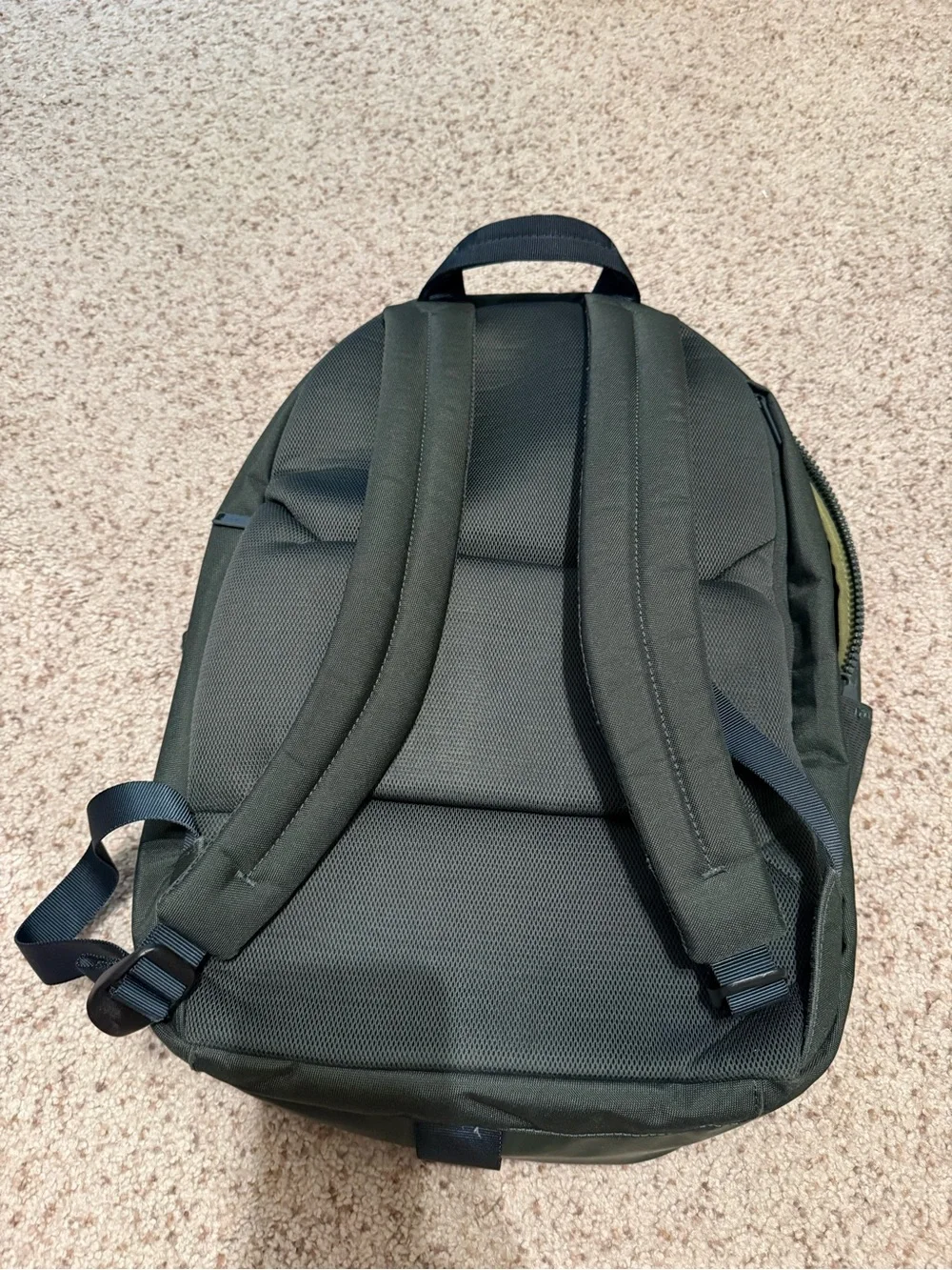 Away Active Backpack 26L (Forest Green)